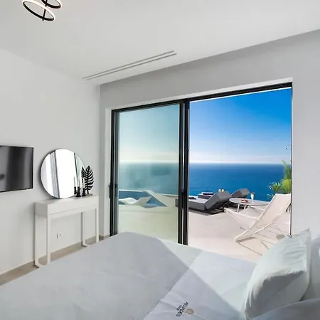 Aeliades * Áyios Nikítas