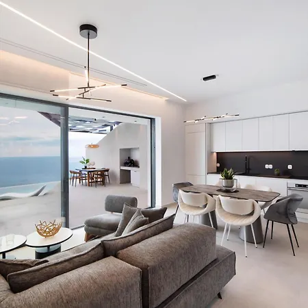 Aeliades * Áyios Nikítas