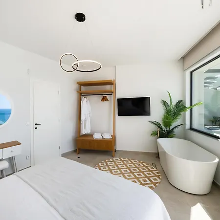 Aeliades * Áyios Nikítas