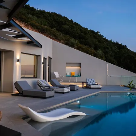 Aeliades * Áyios Nikítas