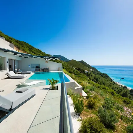 Villa Aelliades *